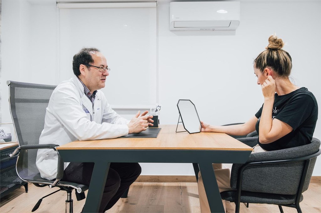 5 cosas que debes preguntarle a tu cirujano antes de cualquier cirugía estética