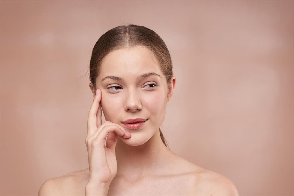 Beneficios del lifting facial sin cirugía