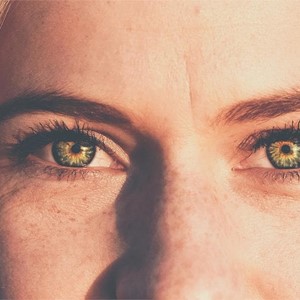 ¿Qué es la blefaroplastia? Claves para la eliminación de las bolsas con cirugía plástica