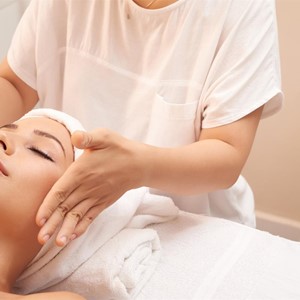 Regala belleza con los tratamientos de estética corporal de Clínica Novoa